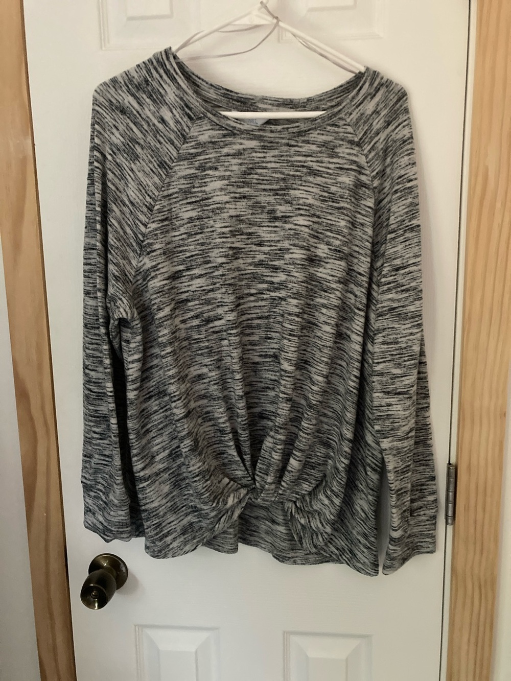 Time and Tru Marled Gray Knot-Front Long Sleeve Top